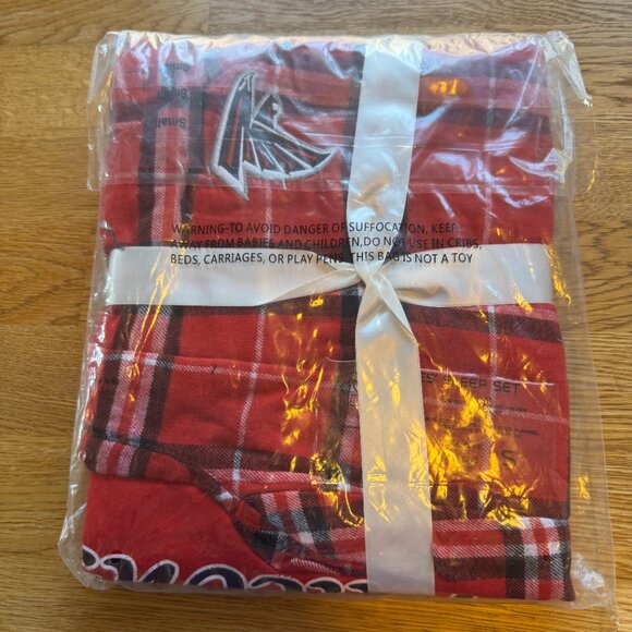 NFL Atlanta Falcons Flannel PJ Set Women's Size Small NWT - Picture 4 of 5